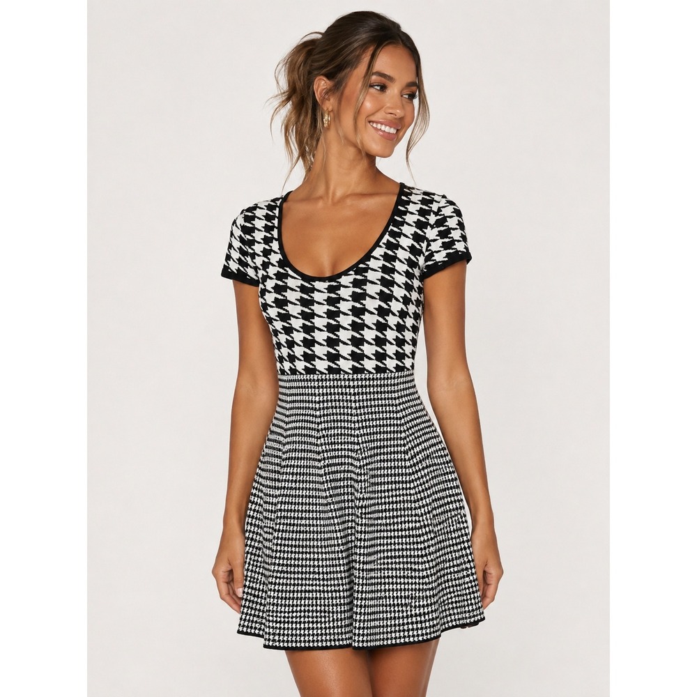 Saks Fifth Avenue Black Houndstooth Knit Fit Flare Dress Black White S P